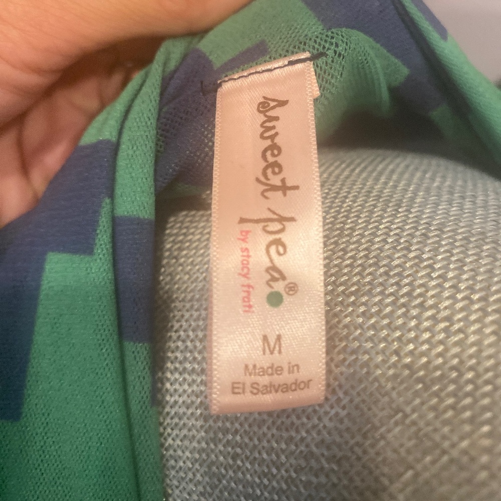 Fitted and very comfortable wrap dress (medium)